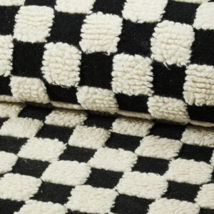 Checkboard Rug – Checkerboard, 2’3″ x 3’9″