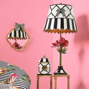 Pretty as a Bow Desk Clock