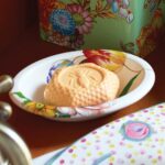 White Flower Market Soap Dish